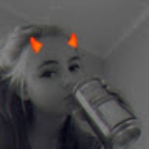 Meet your Posher, Carissa